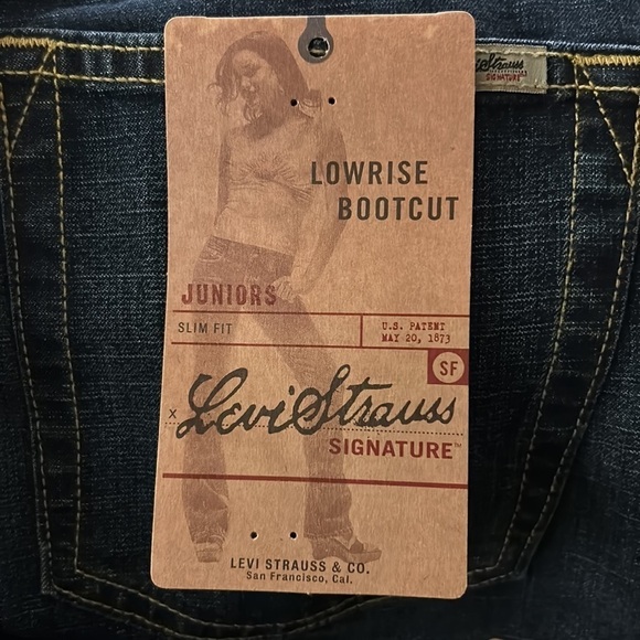 Levi Strauss Signature Jeans 13L Juniors Lowrise‎ Bootcut - Slim Fit - NWT - Picture 3 of 7